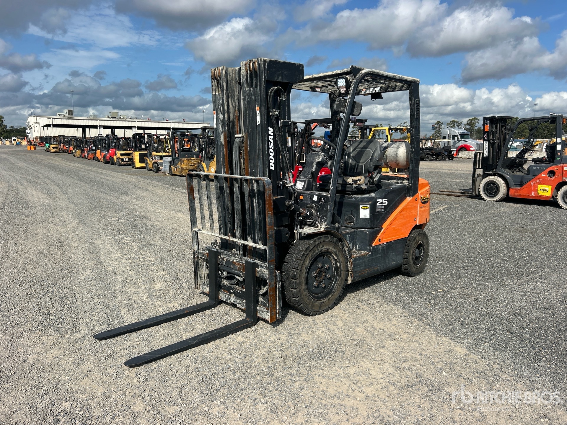 Photo of 2022 Doosan G25E-7