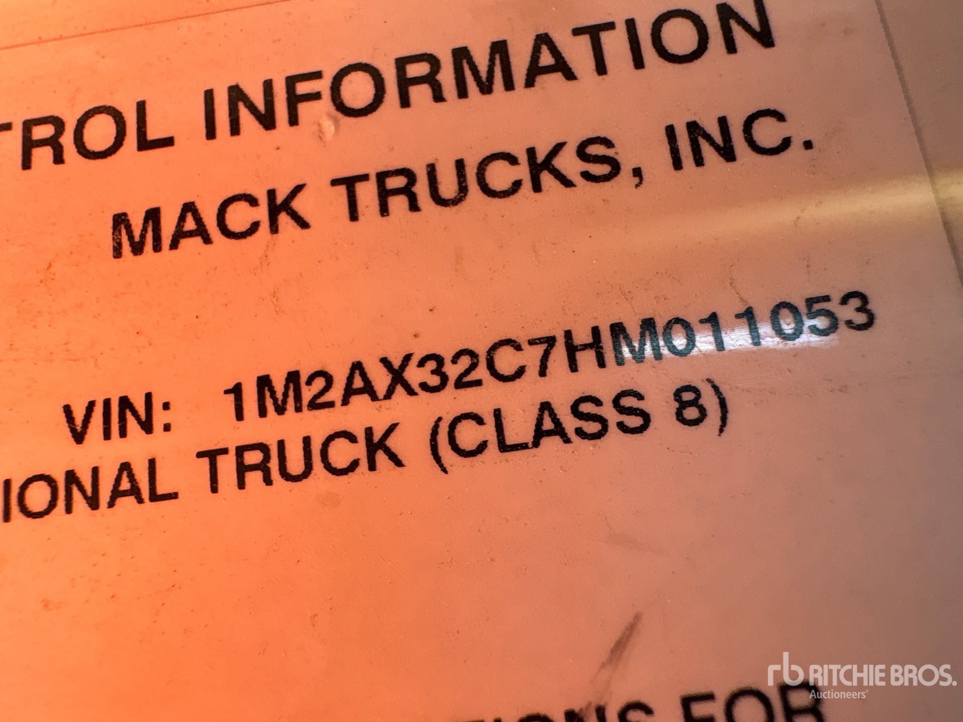 2017 Mack GU433