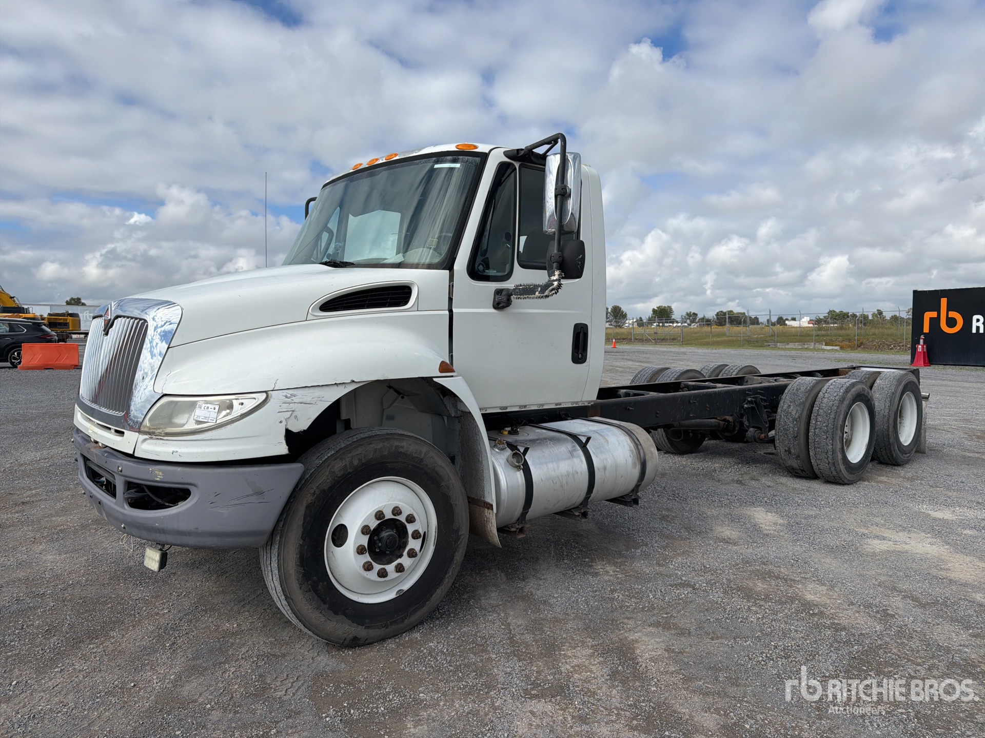 2015 International 4400 SBA