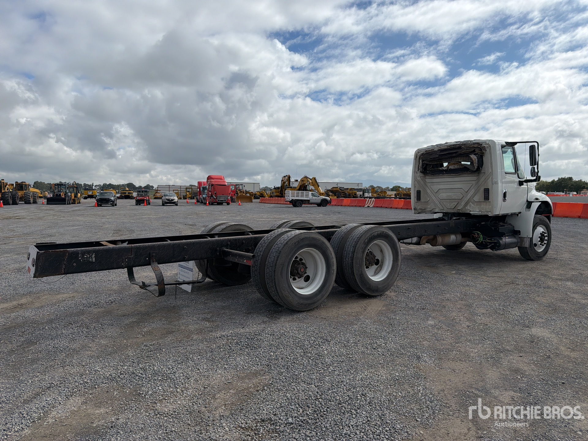 2015 International 4400 SBA