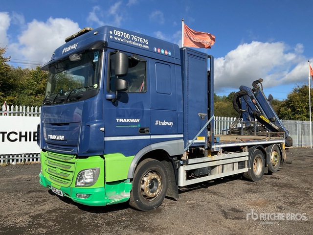 2016 DAF XF440 Flatbed Truck with Crane