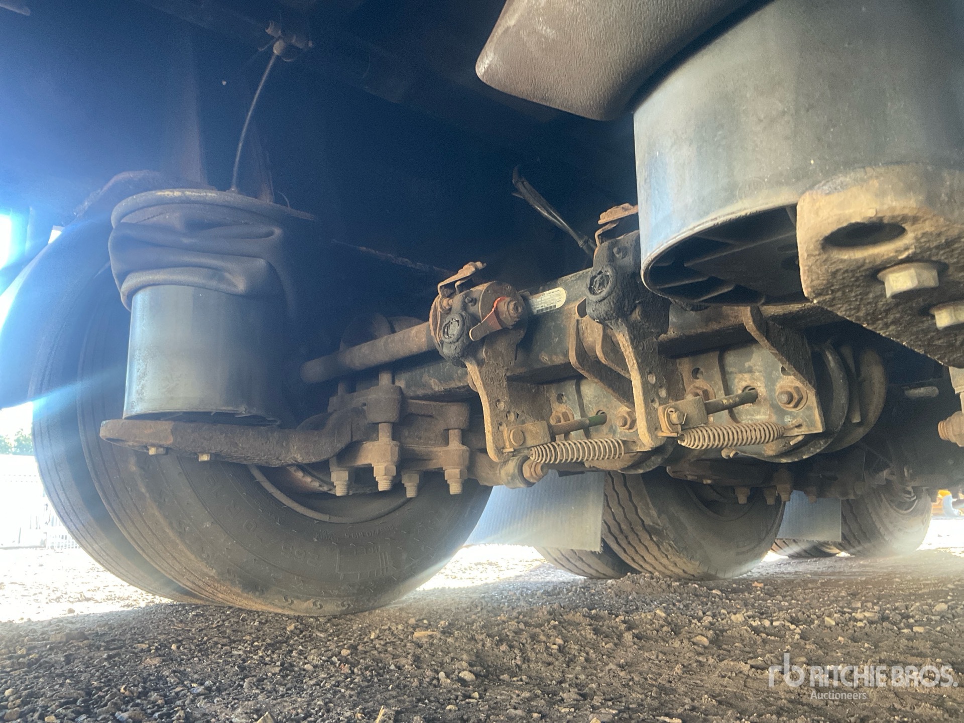 2017 SDC 24 TON 8 M TRI/A DRAWBAR