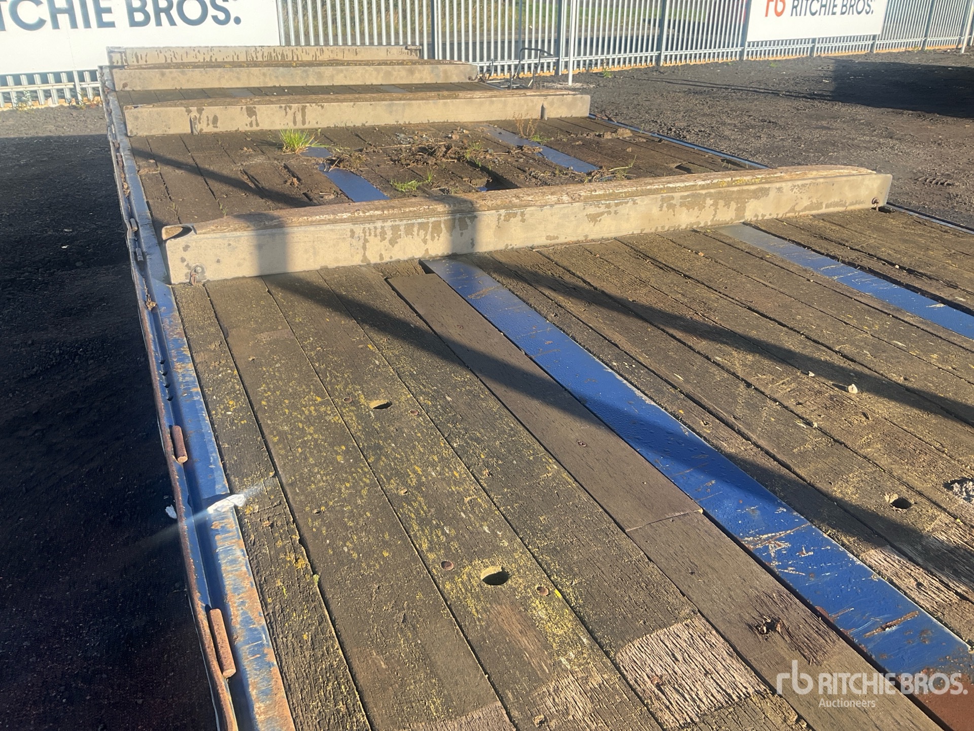 2017 SDC 24 TON 8 M TRI/A DRAWBAR