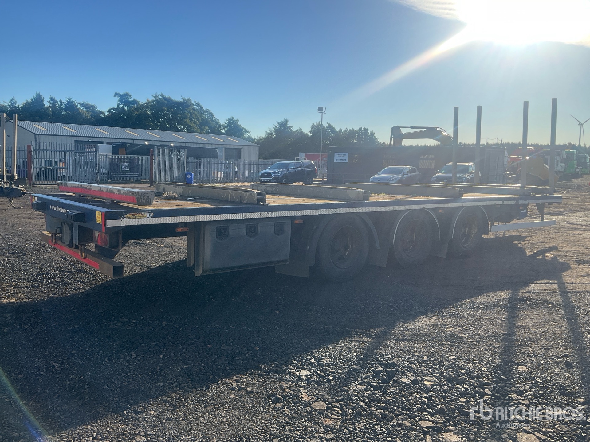 2017 SDC 24 TON 8 M TRI/A DRAWBAR