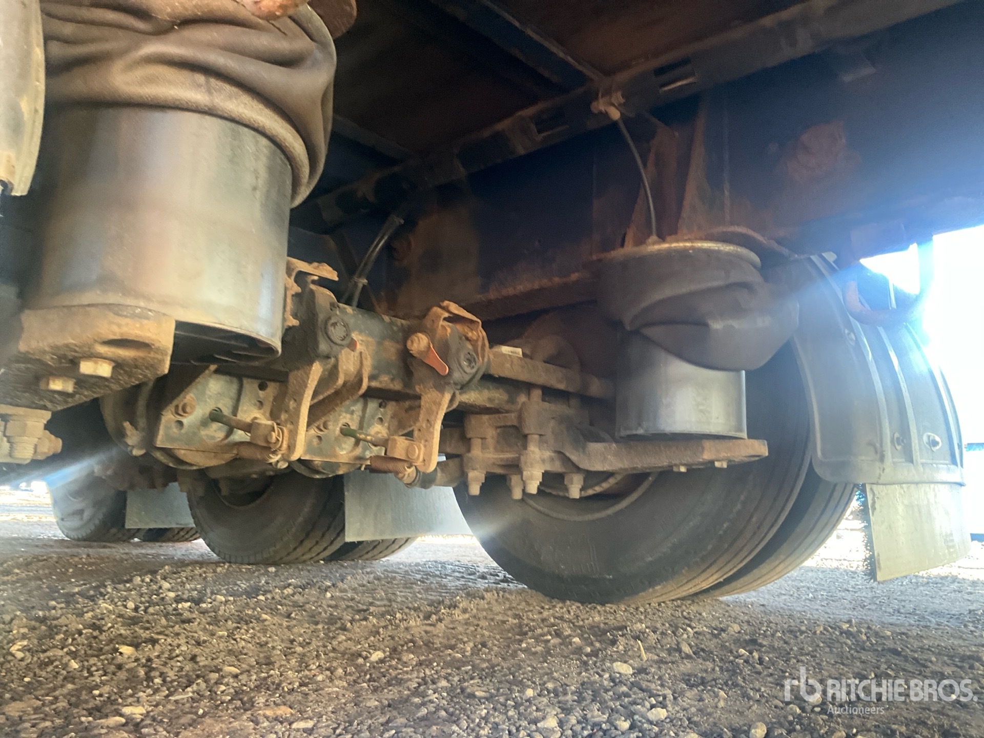 2017 SDC 24 TON 8 M TRI/A DRAWBAR