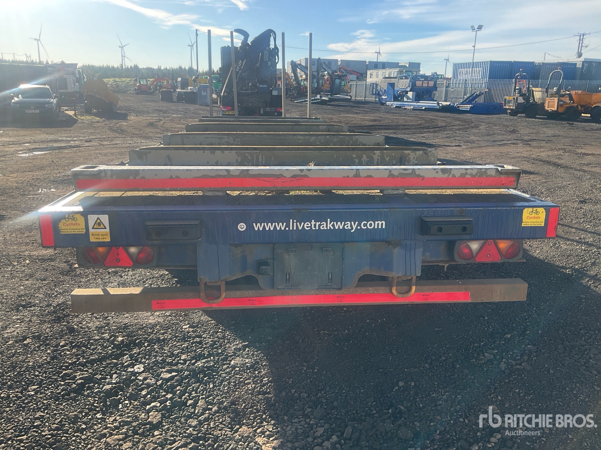 2017 SDC 24 TON 8 M TRI/A DRAWBAR