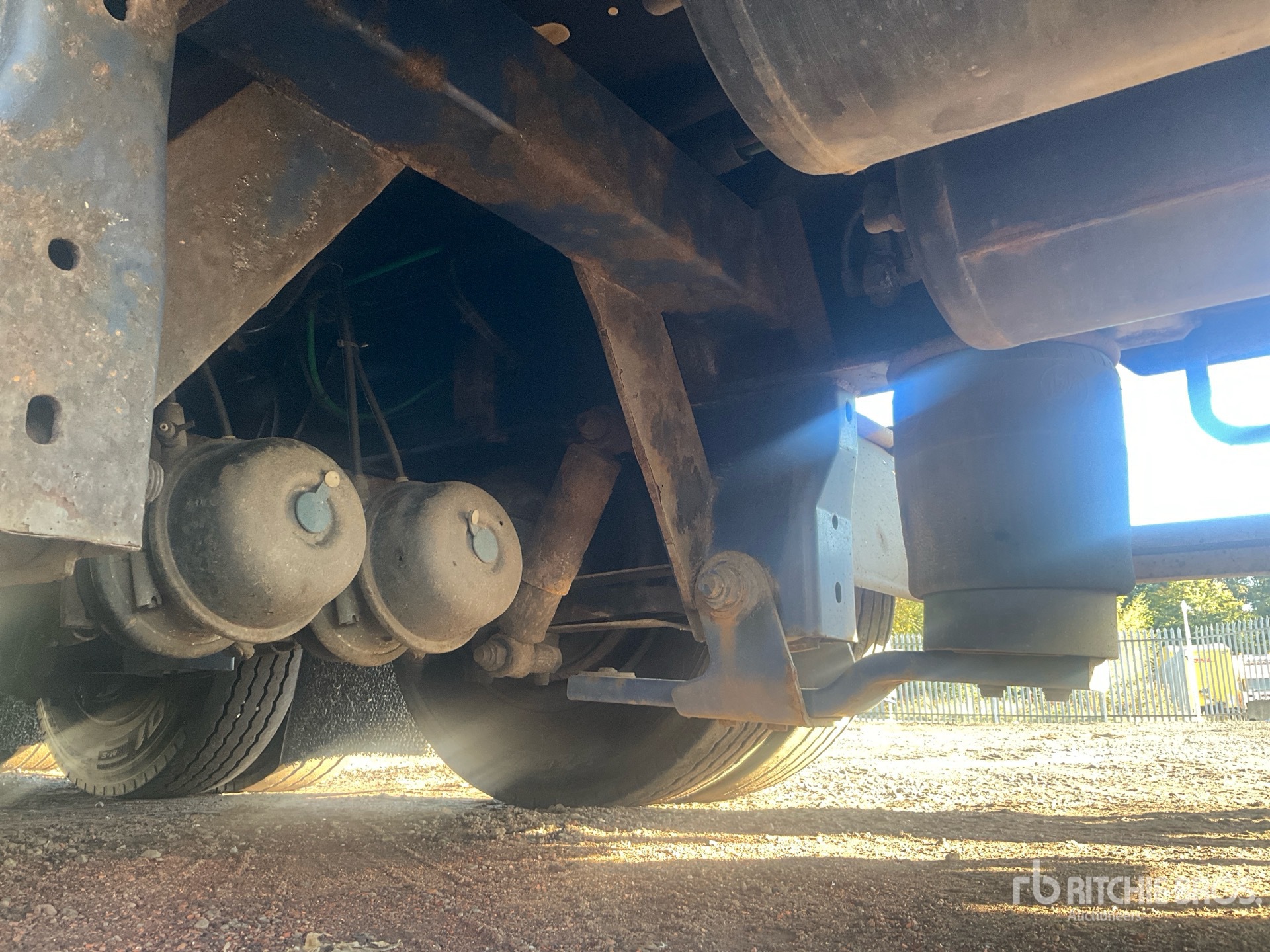2017 SDC 24 TON 8 M TRI/A DRAWBAR