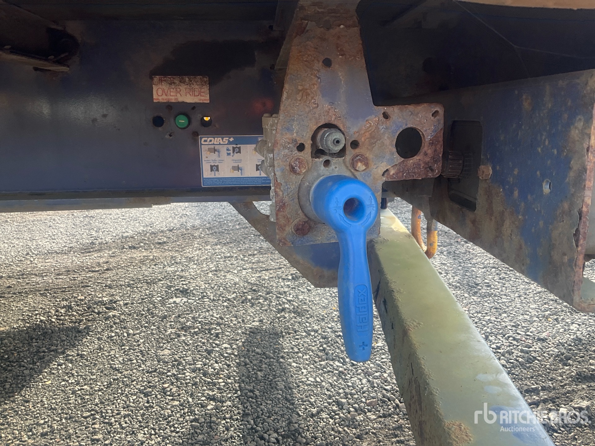 2017 SDC 24 TON 8 M TRI/A DRAWBAR