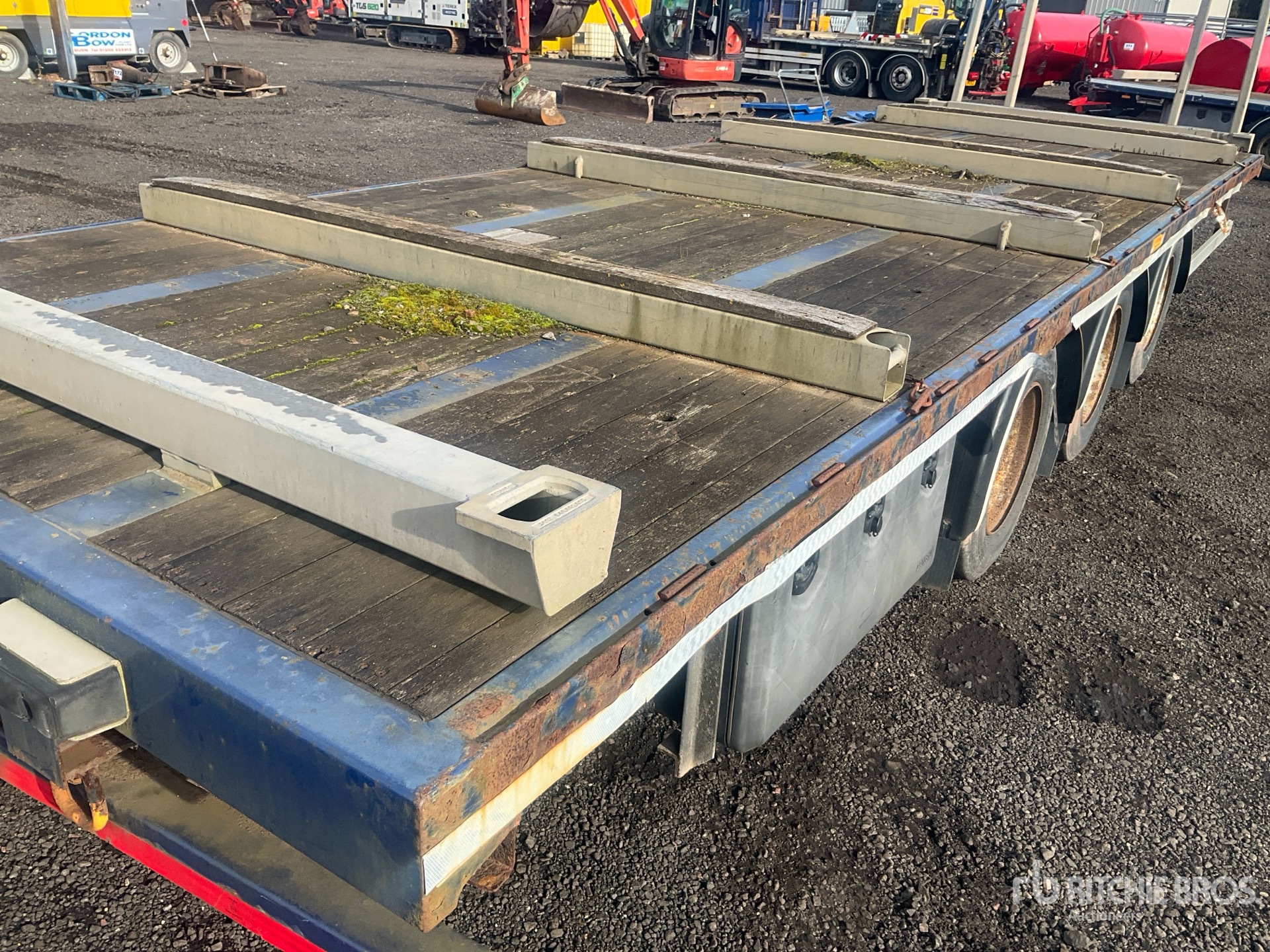 2017 SDC 24 TON 8 M TRI/A DRAWBAR