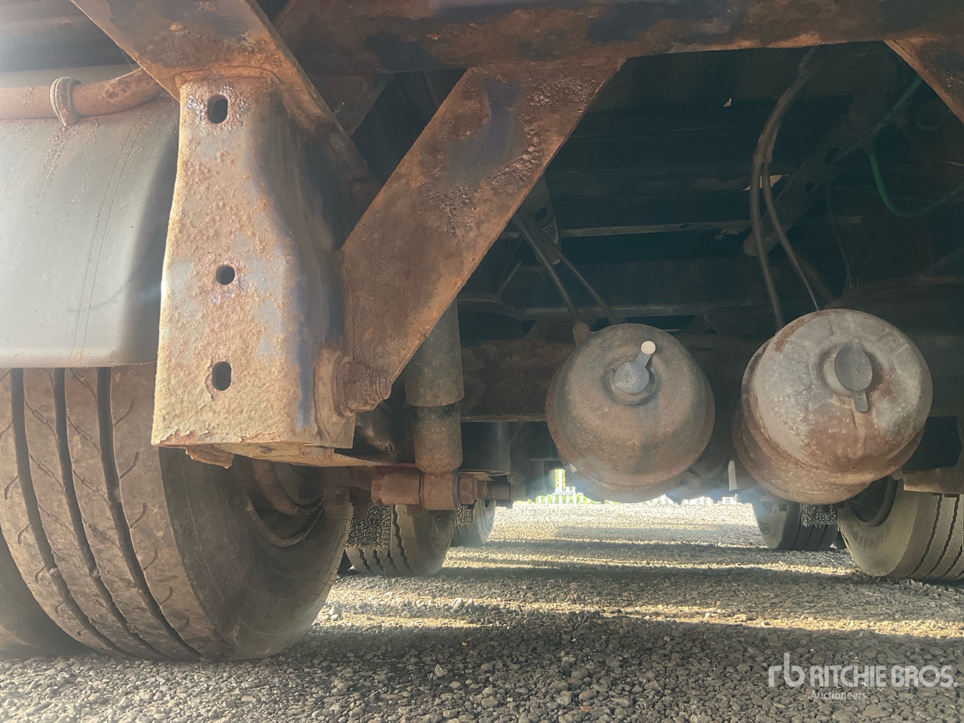 2017 SDC 24 TON 8 M TRI/A DRAWBAR