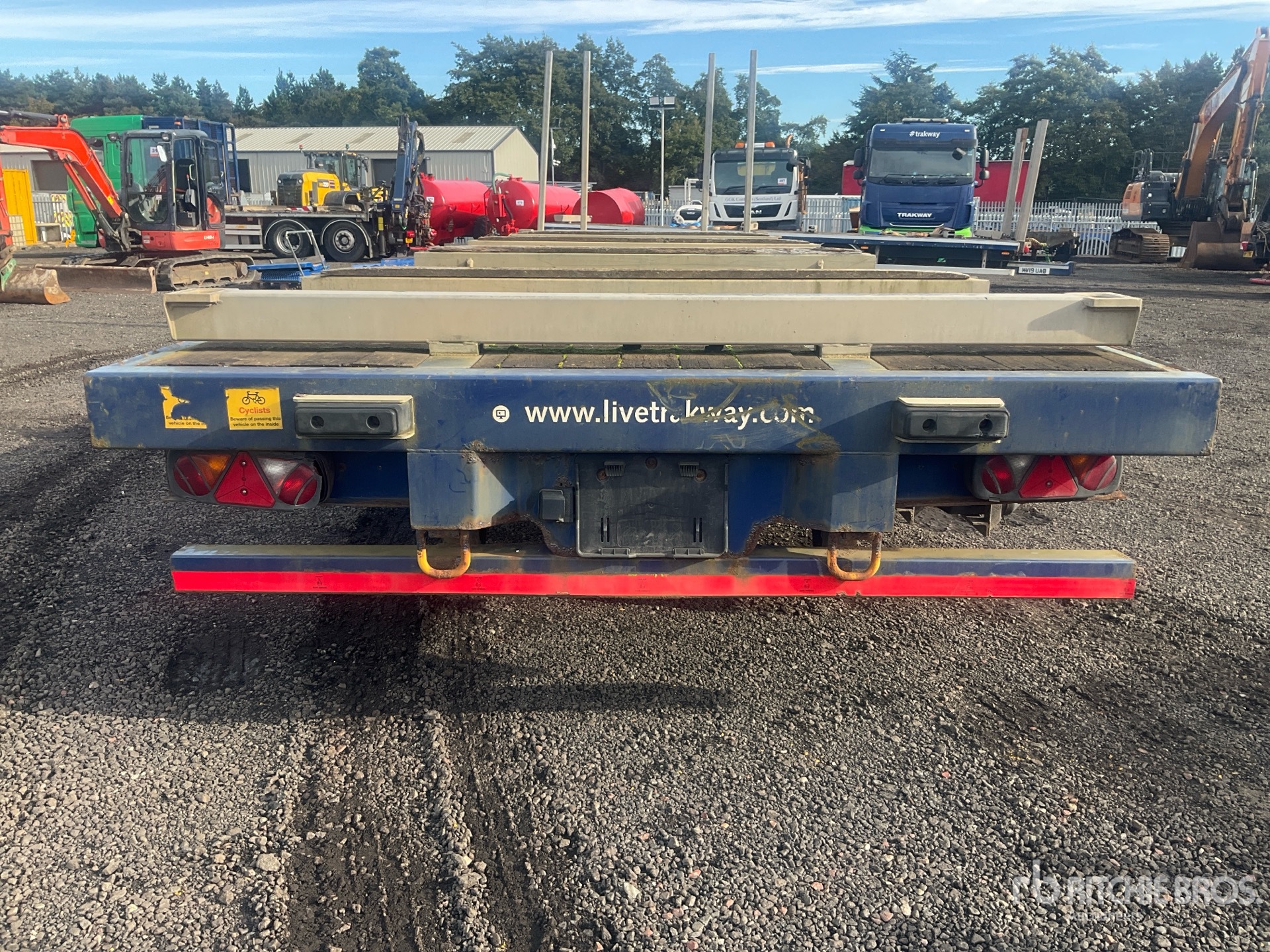 2017 SDC 24 TON 8 M TRI/A DRAWBAR