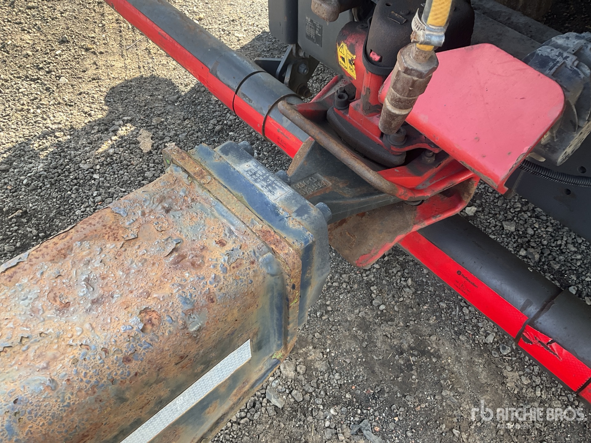 2015 SDC 24 TON 8 M TRI/A DRAWBAR