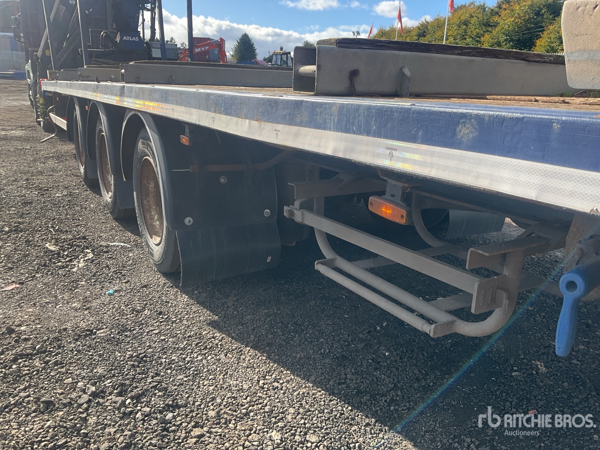 2015 SDC 24 TON 8 M TRI/A DRAWBAR