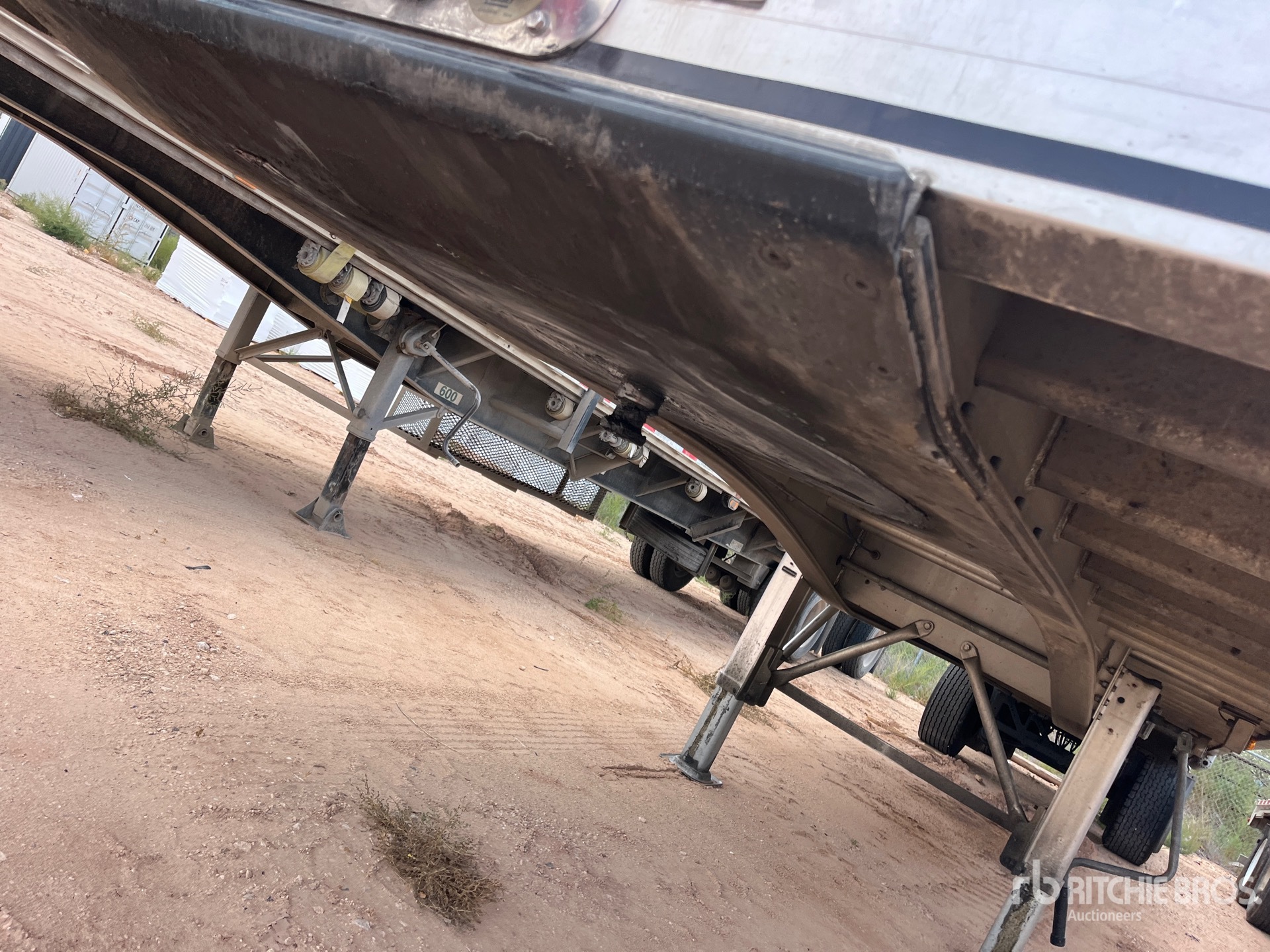 2026 East 48 FT T/A SPREAD AXLE