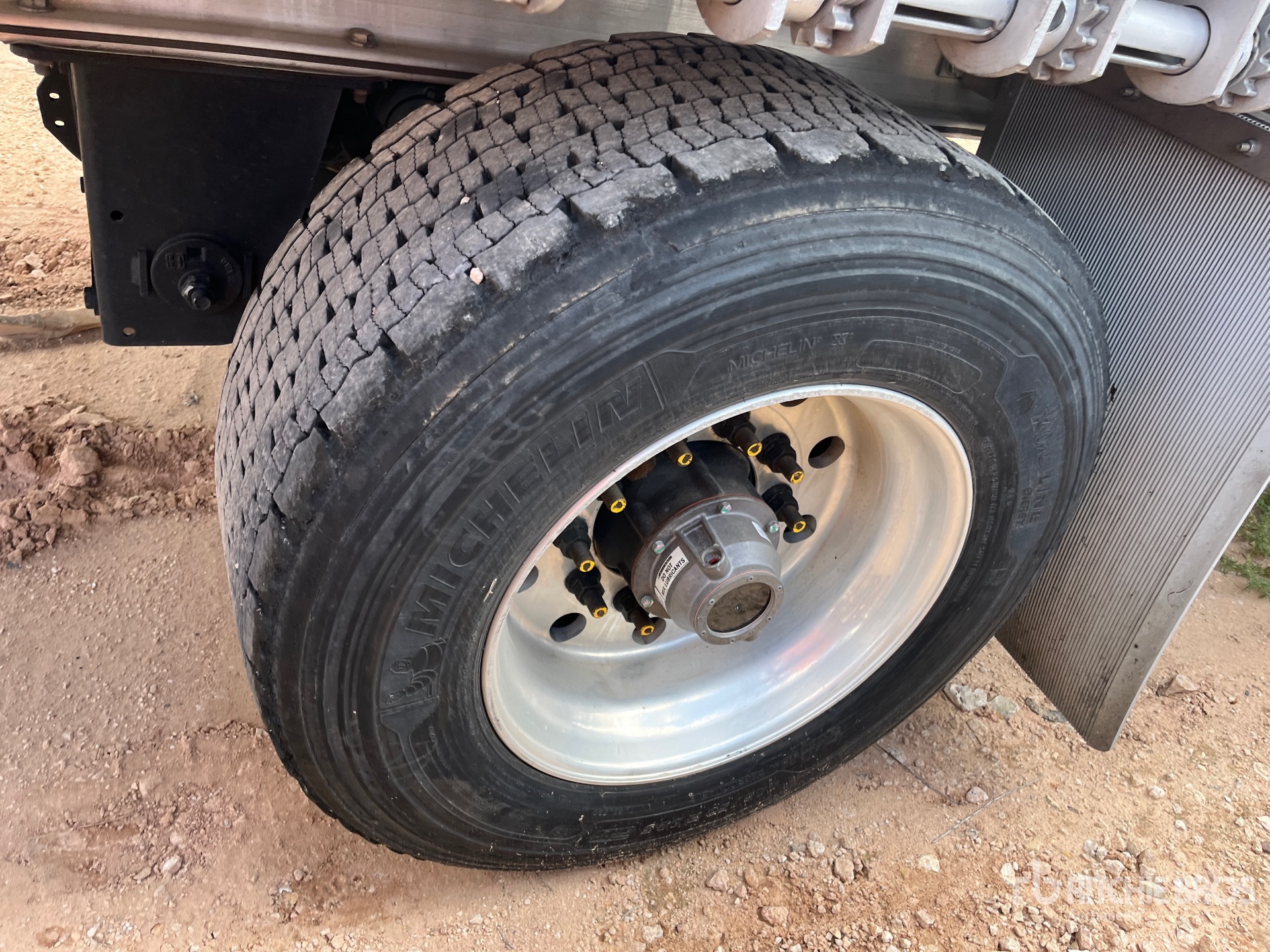2026 East 48 FT T/A SPREAD AXLE