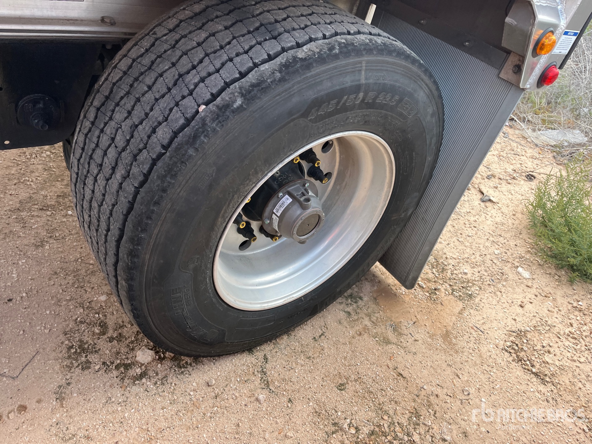 2026 East 48 FT T/A SPREAD AXLE