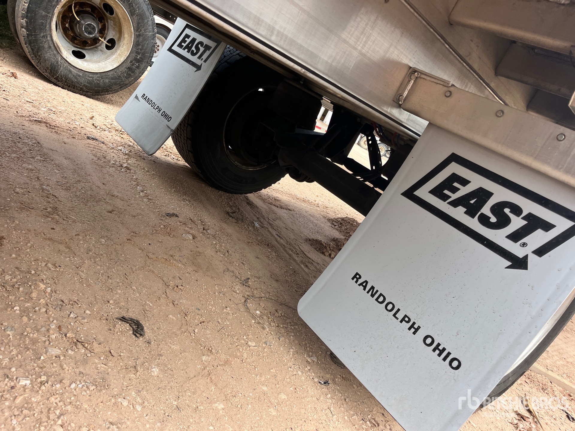 2026 East 48 FT T/A SPREAD AXLE
