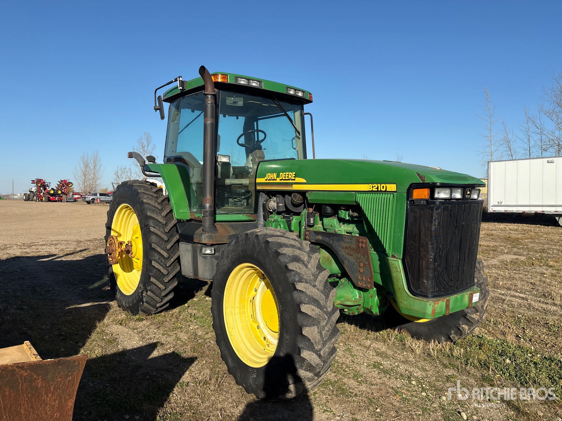 John Deere 8210