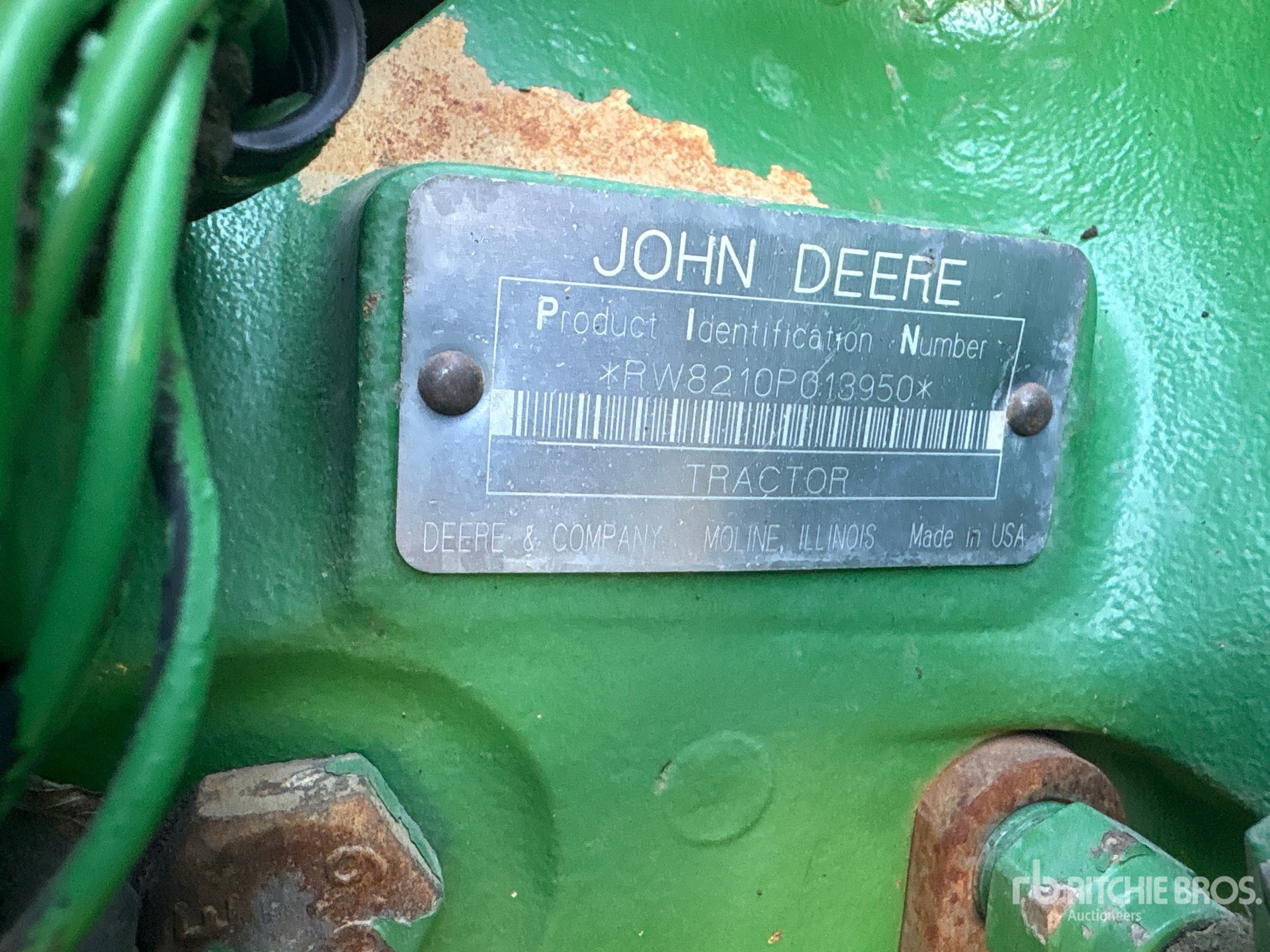 John Deere 8210