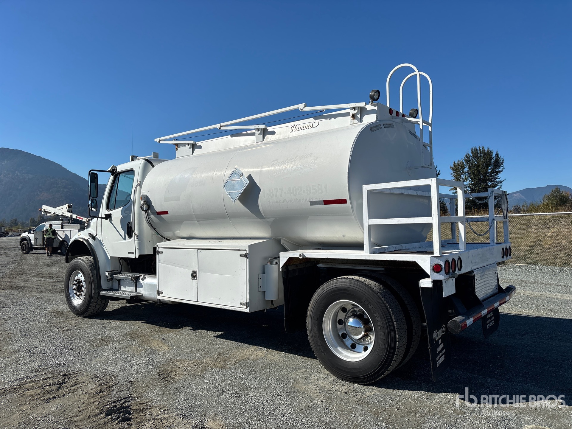 2009 Freightliner M2 106