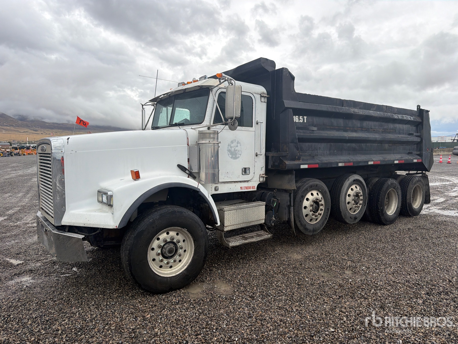 Photo of 2000 Freightliner 10x4