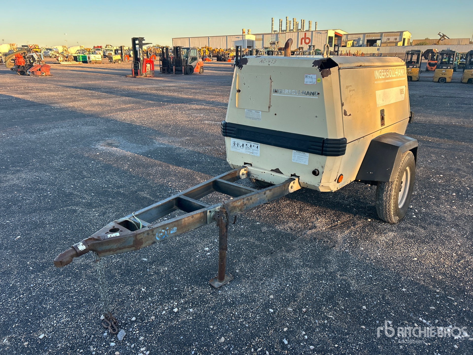 Photo of Ingersoll Rand 185 cfm Mobile