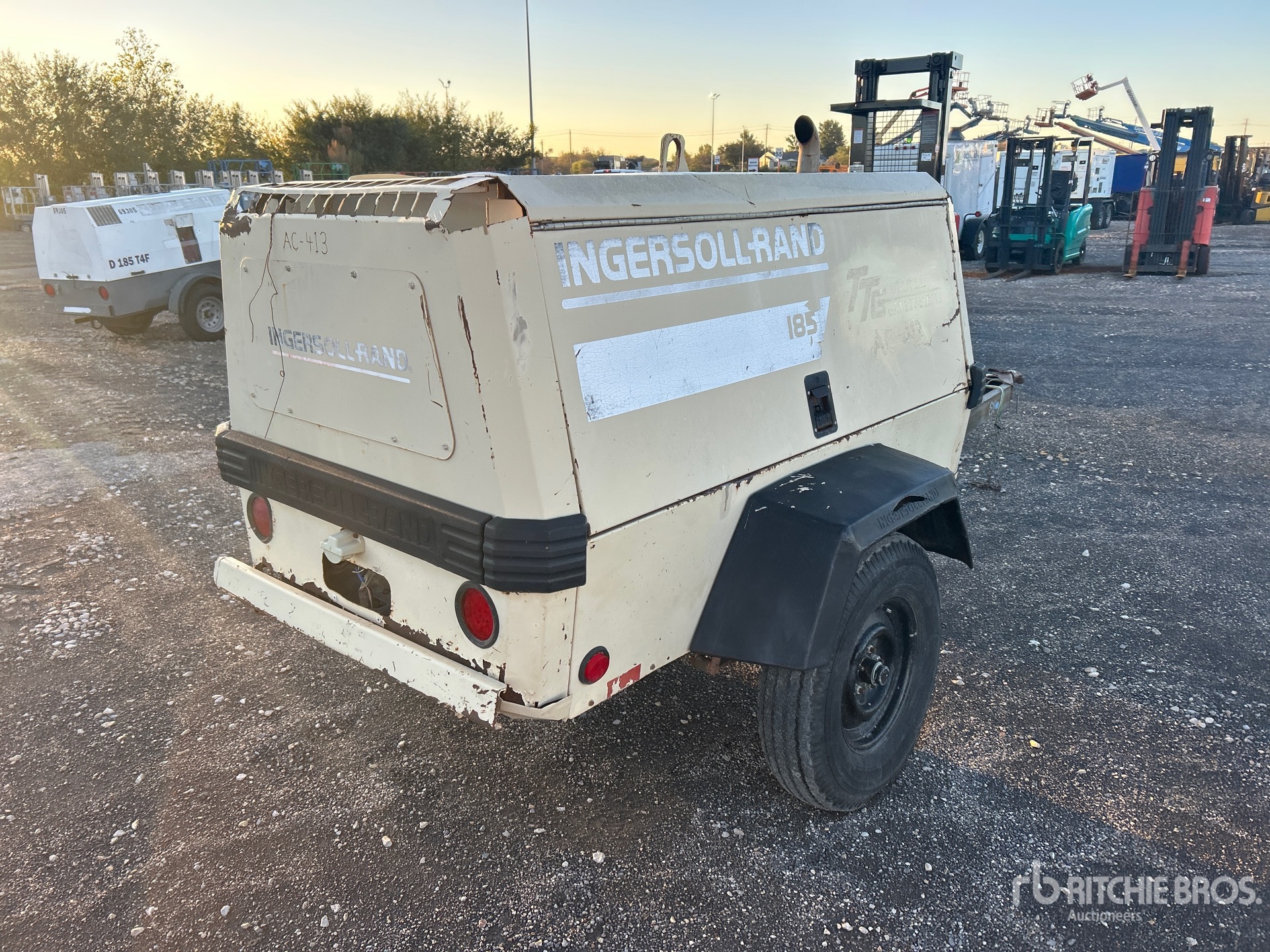 Ingersoll Rand 185 CFM MOBILE