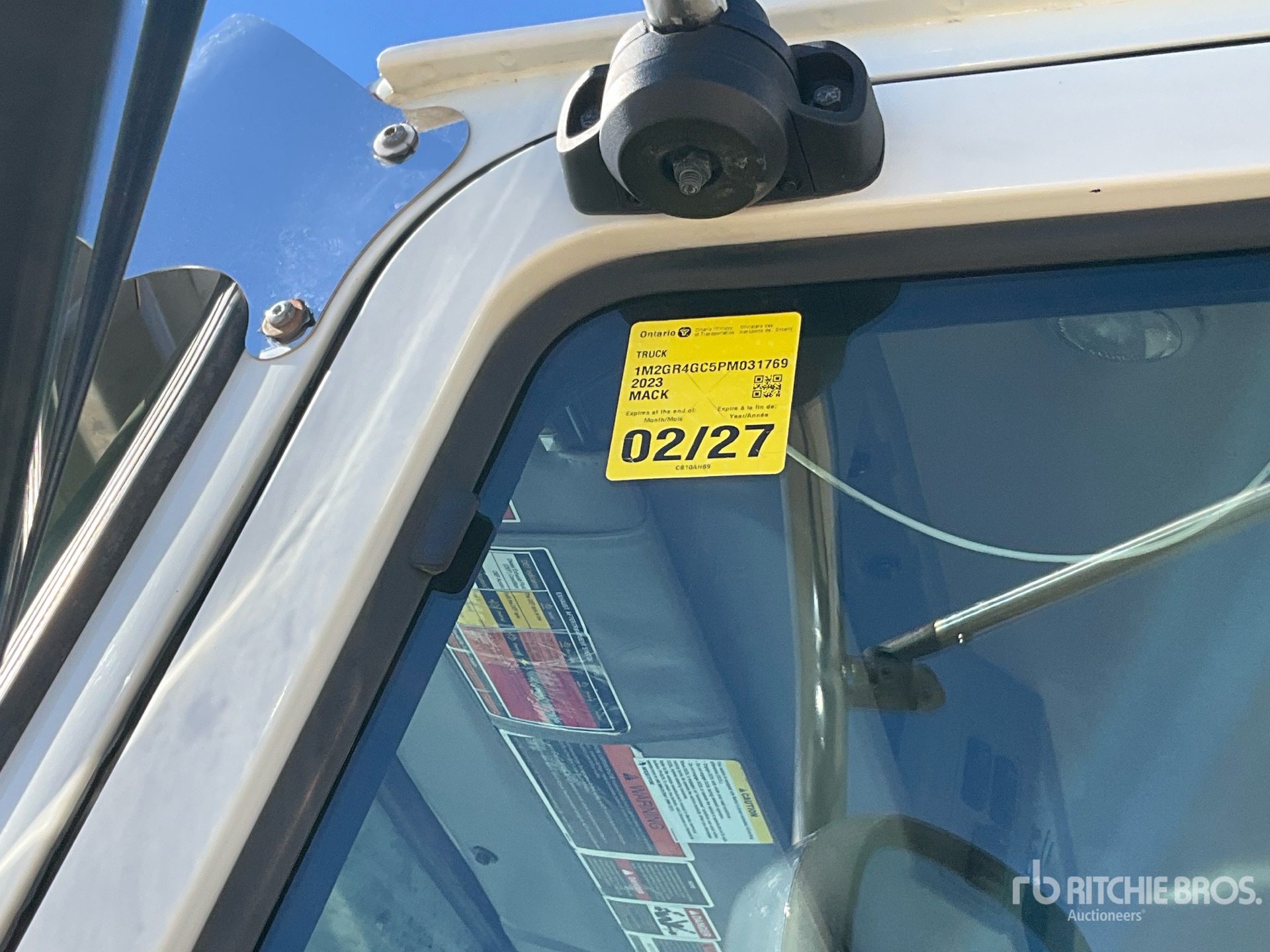 2023 Mack GR64B