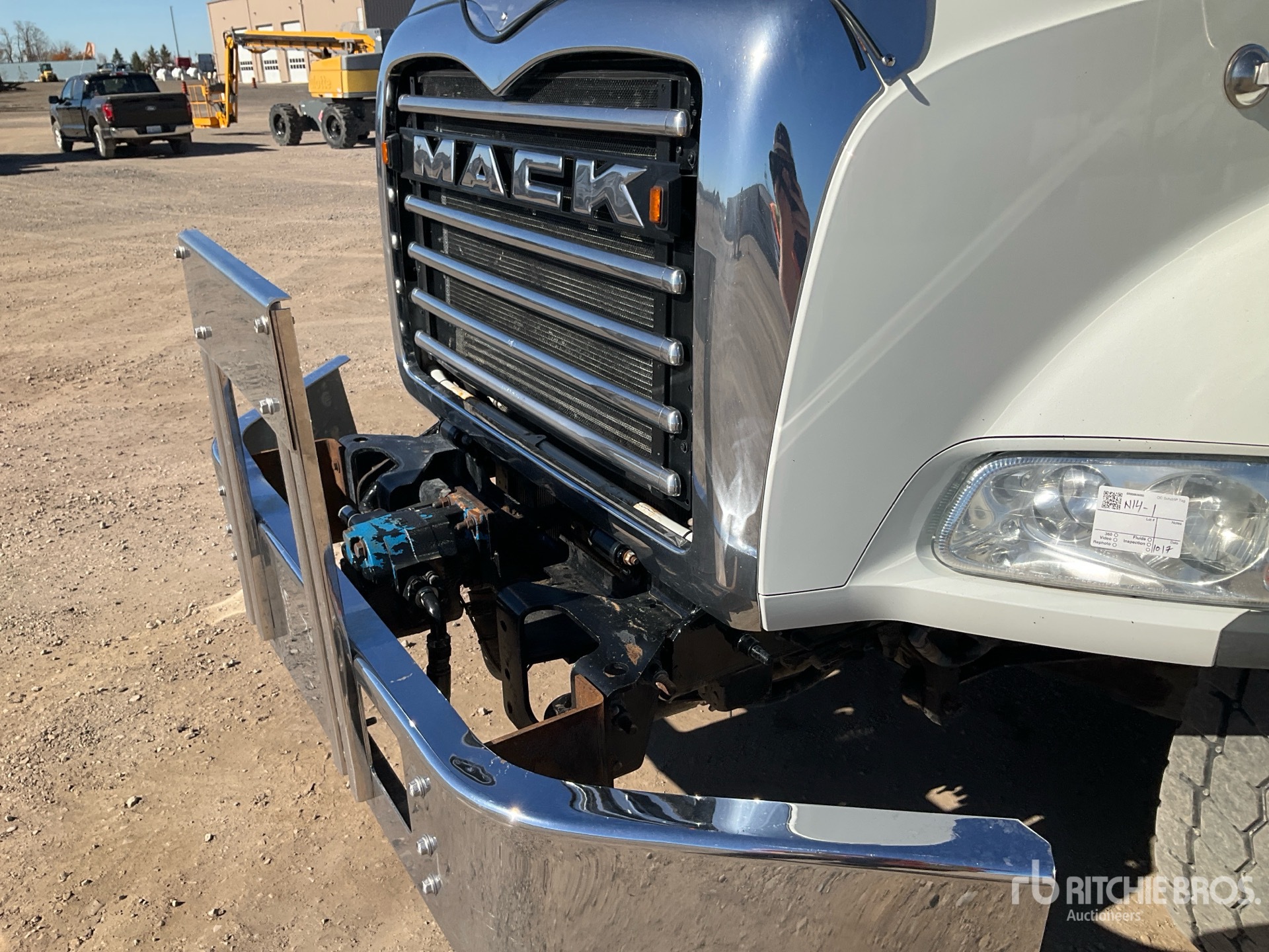 2023 Mack GR64B