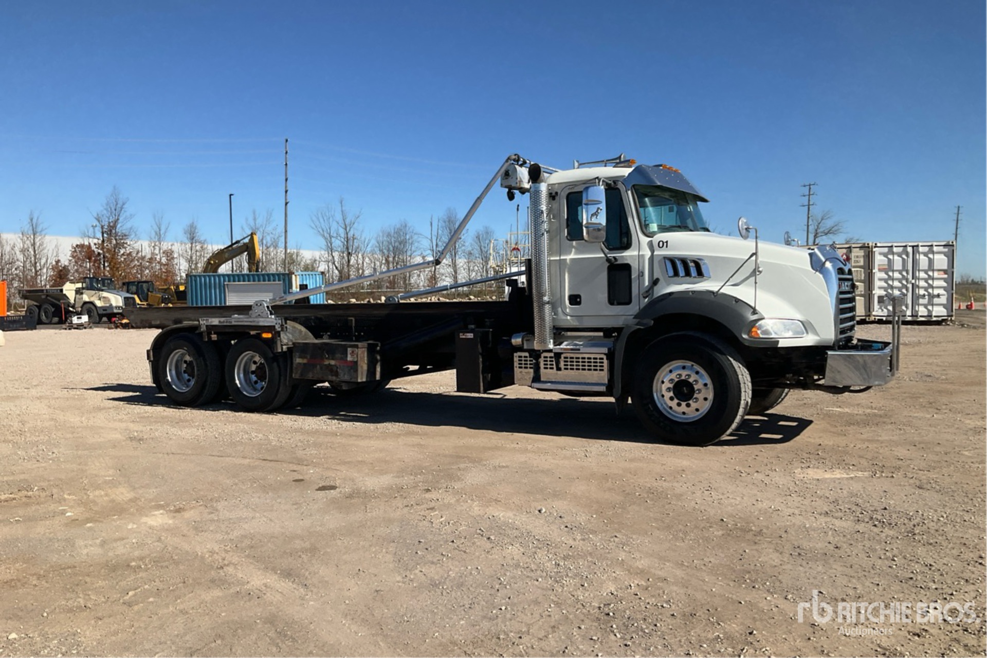 2023 Mack GR64B