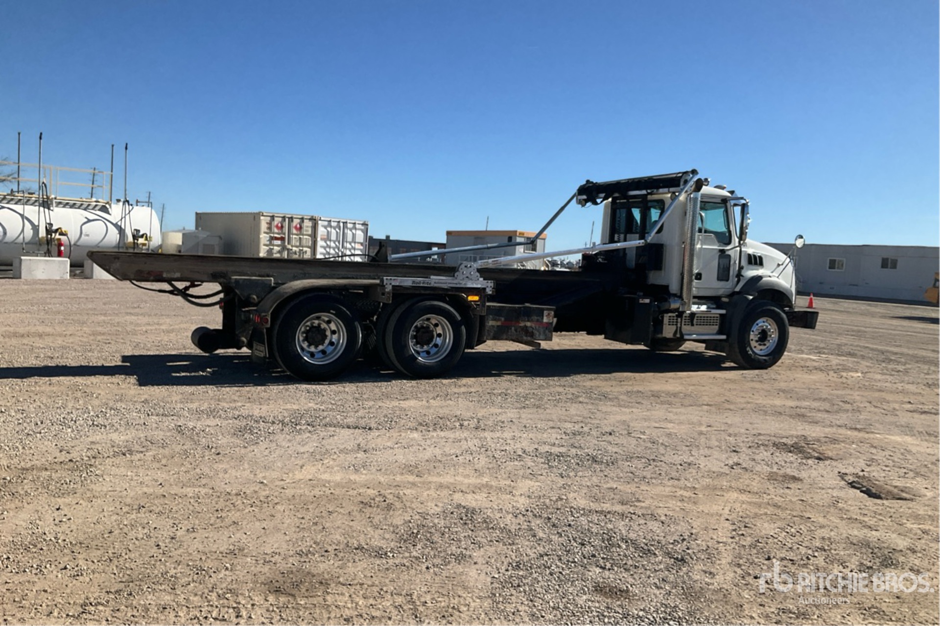 2023 Mack GR64B