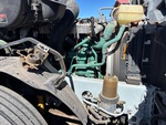 Moteur with Engine - Right Side