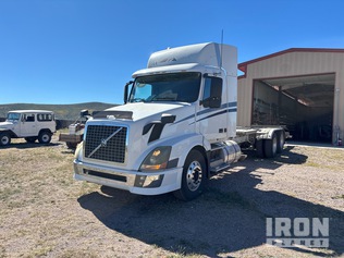 Volvo 2004 VNL 6x4 T/A Day Cab — occasion