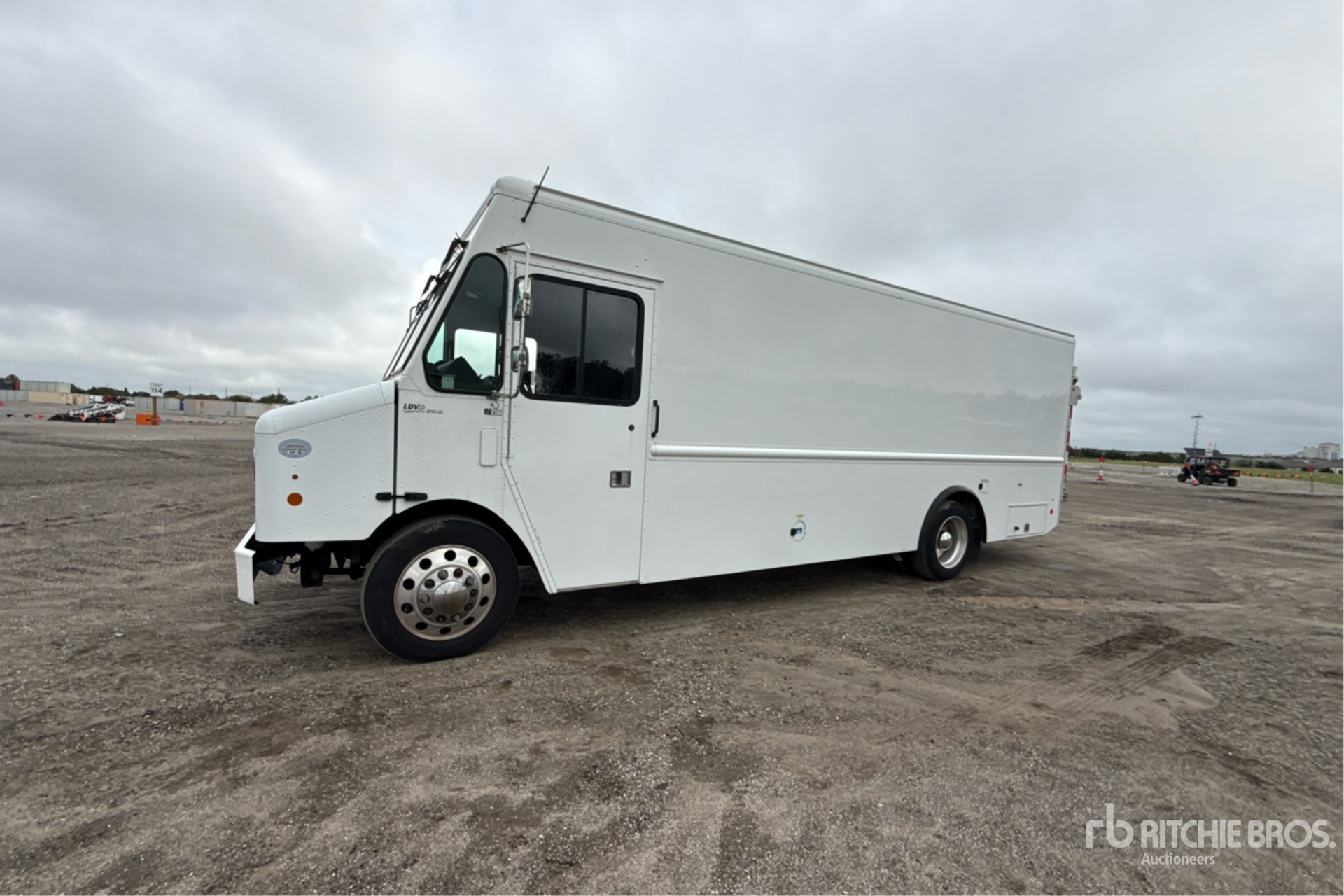 2017 Freightliner MT55