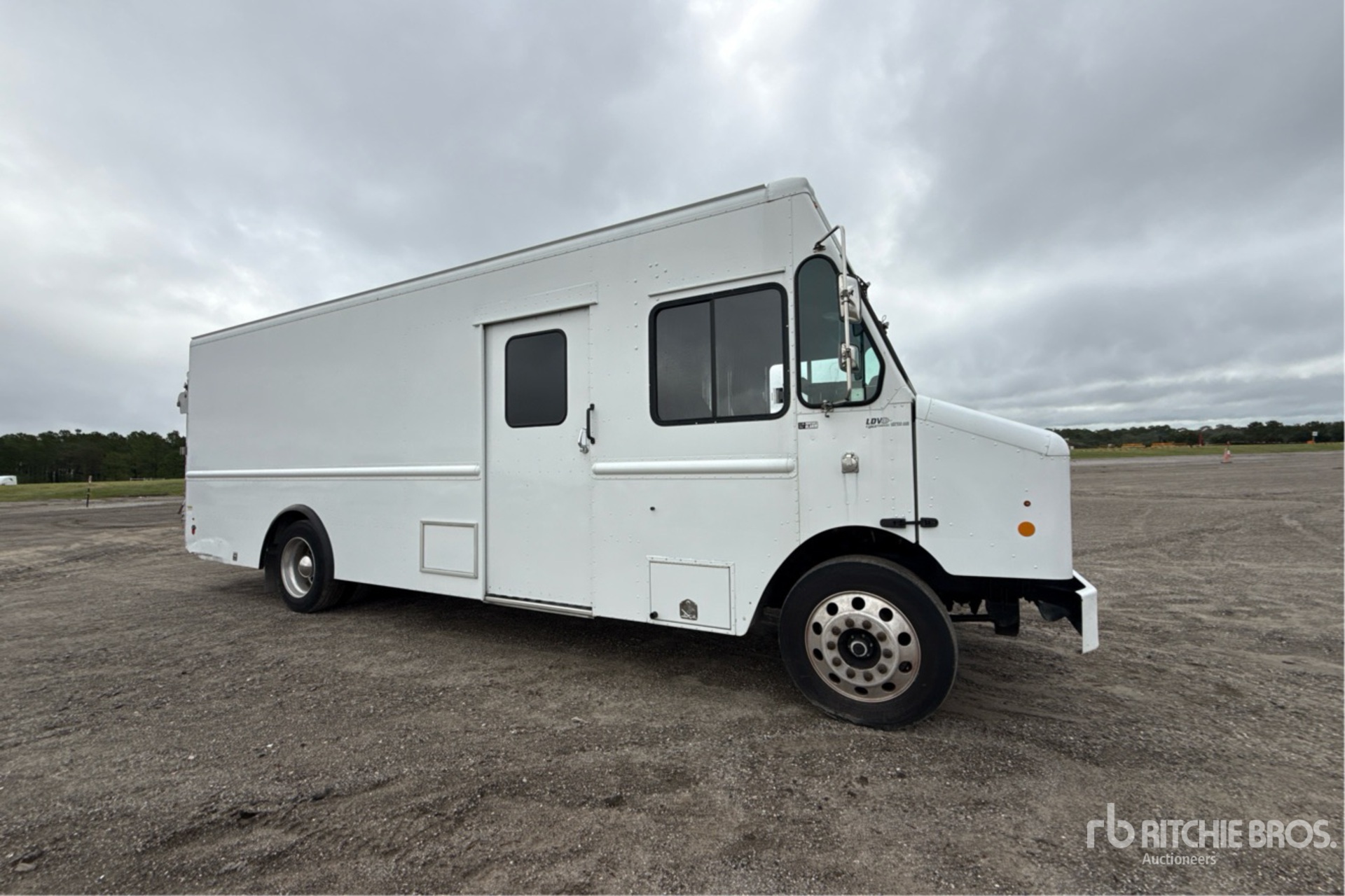 2017 Freightliner MT55