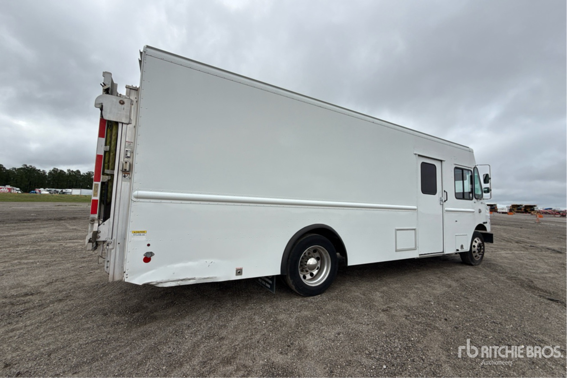 2017 Freightliner MT55