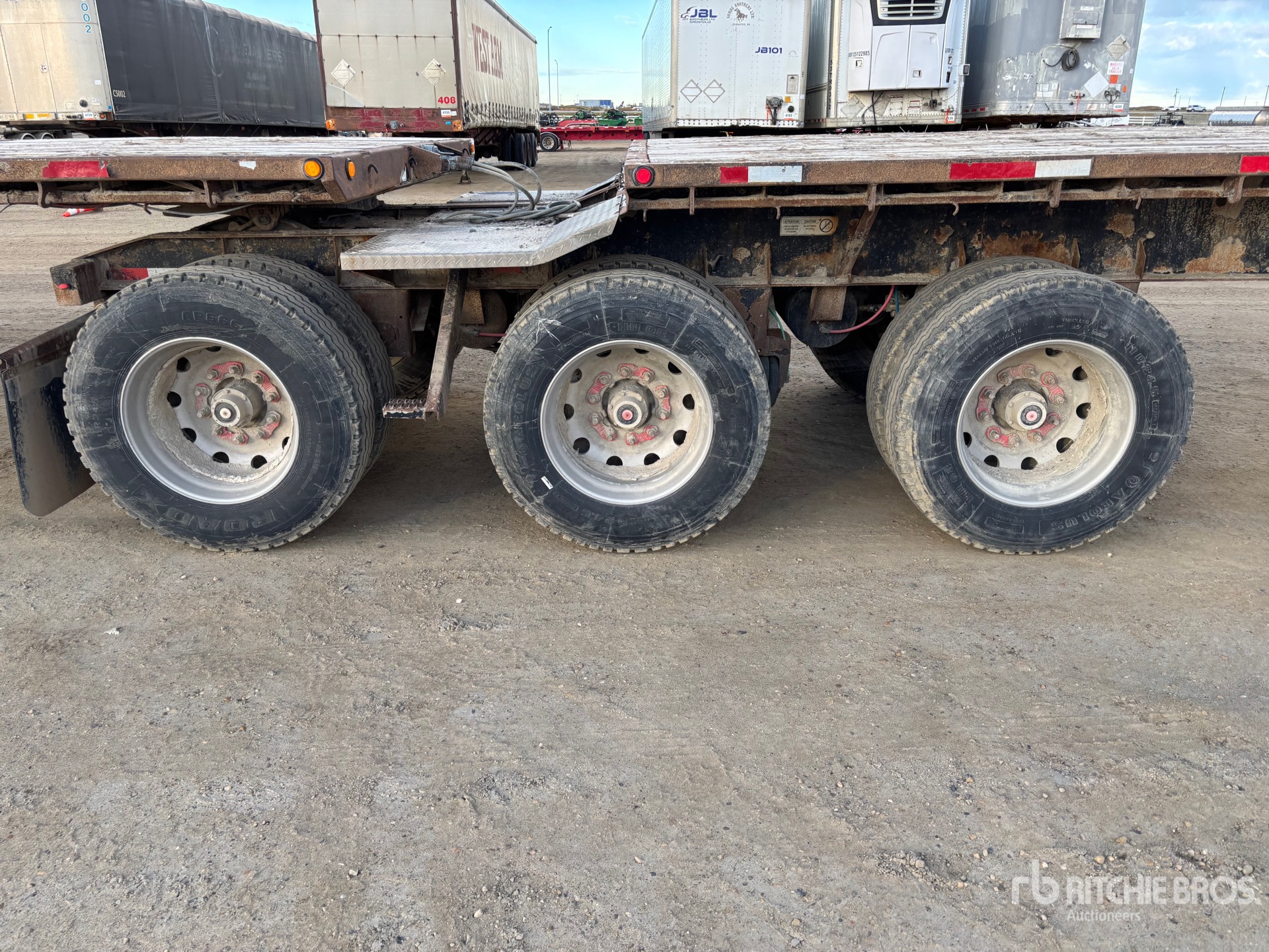 2015 Manac 32 FT SUPER B-TRAIN LEAD