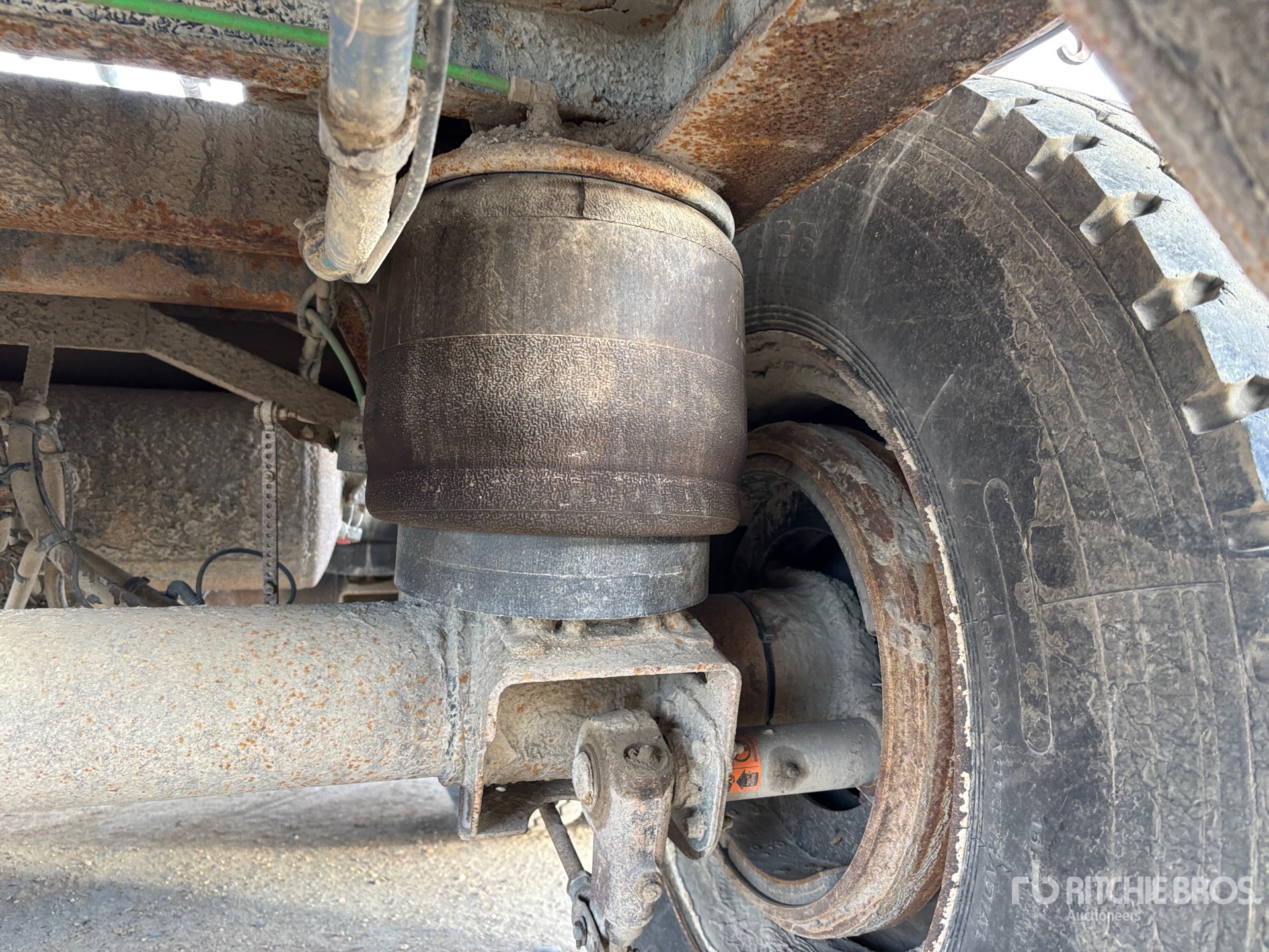 2015 Manac 32 FT SUPER B-TRAIN LEAD