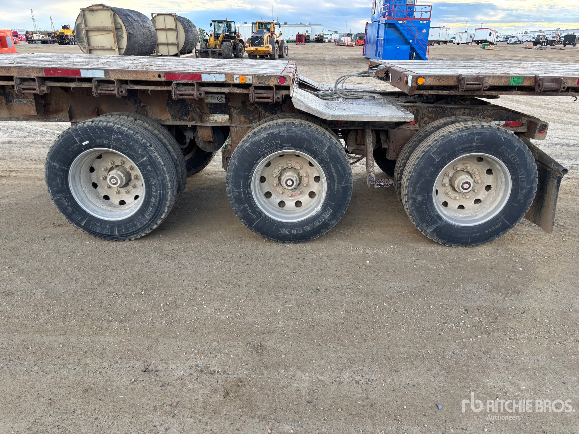 2015 Manac 32 FT SUPER B-TRAIN LEAD
