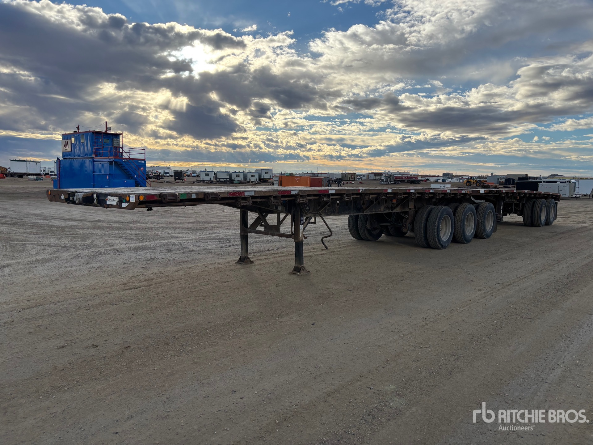 Photo of 2015 Manac 32 ft Super B-Train Lead