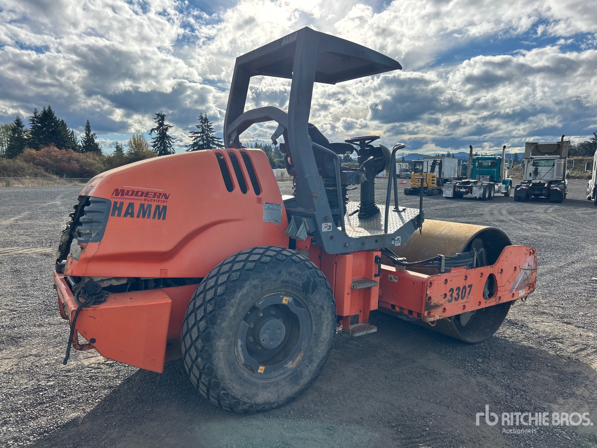 2011 Hamm 3307