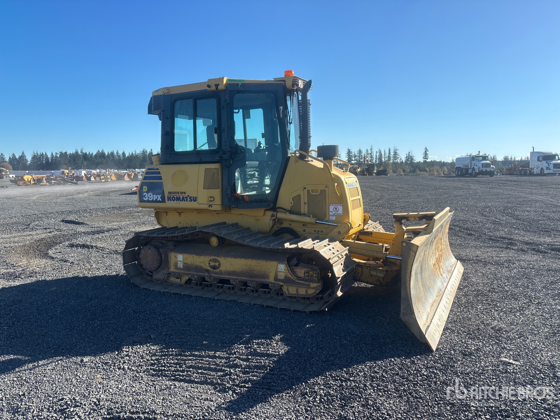 2012 Komatsu D39PX-22