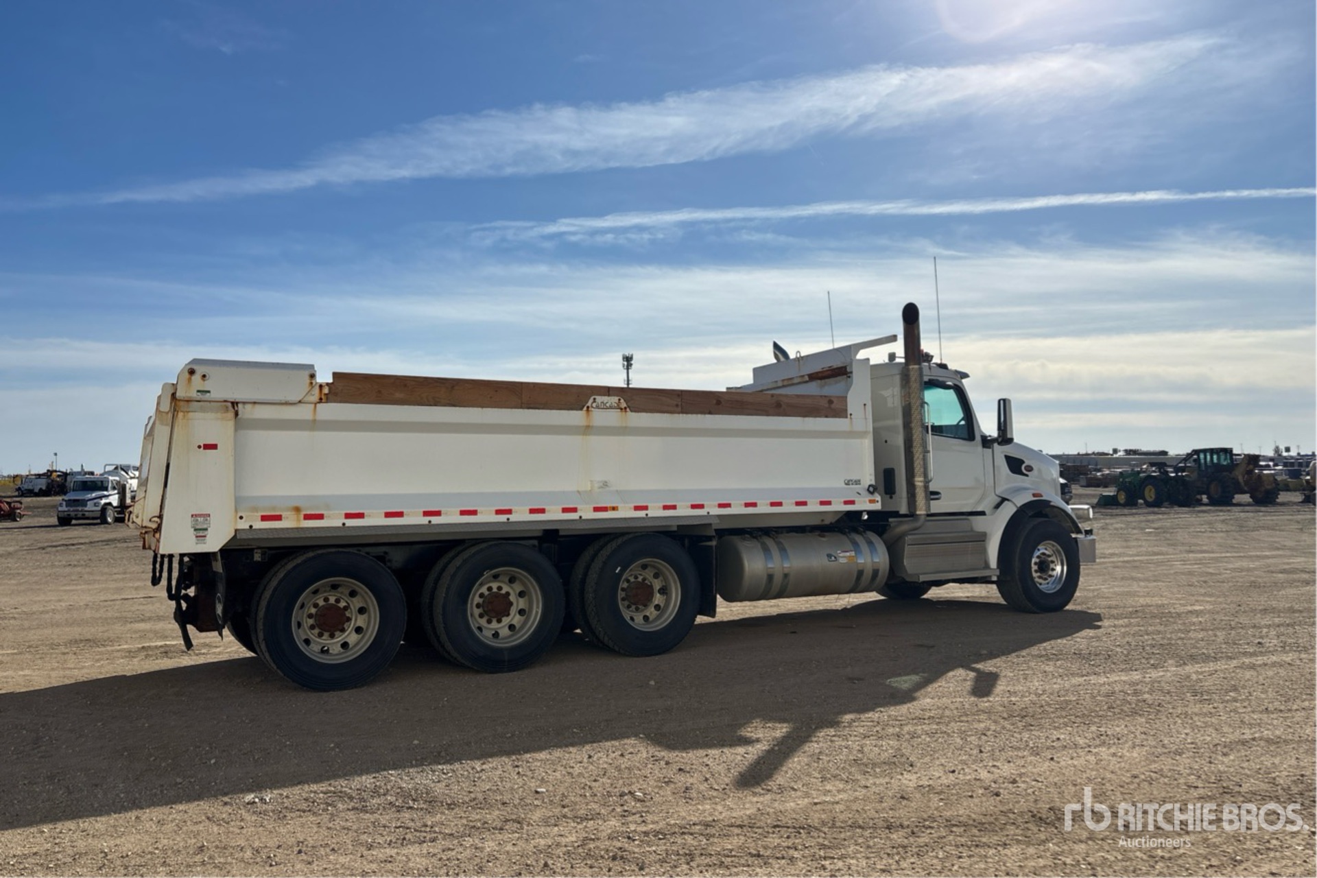 2025 Peterbilt 567