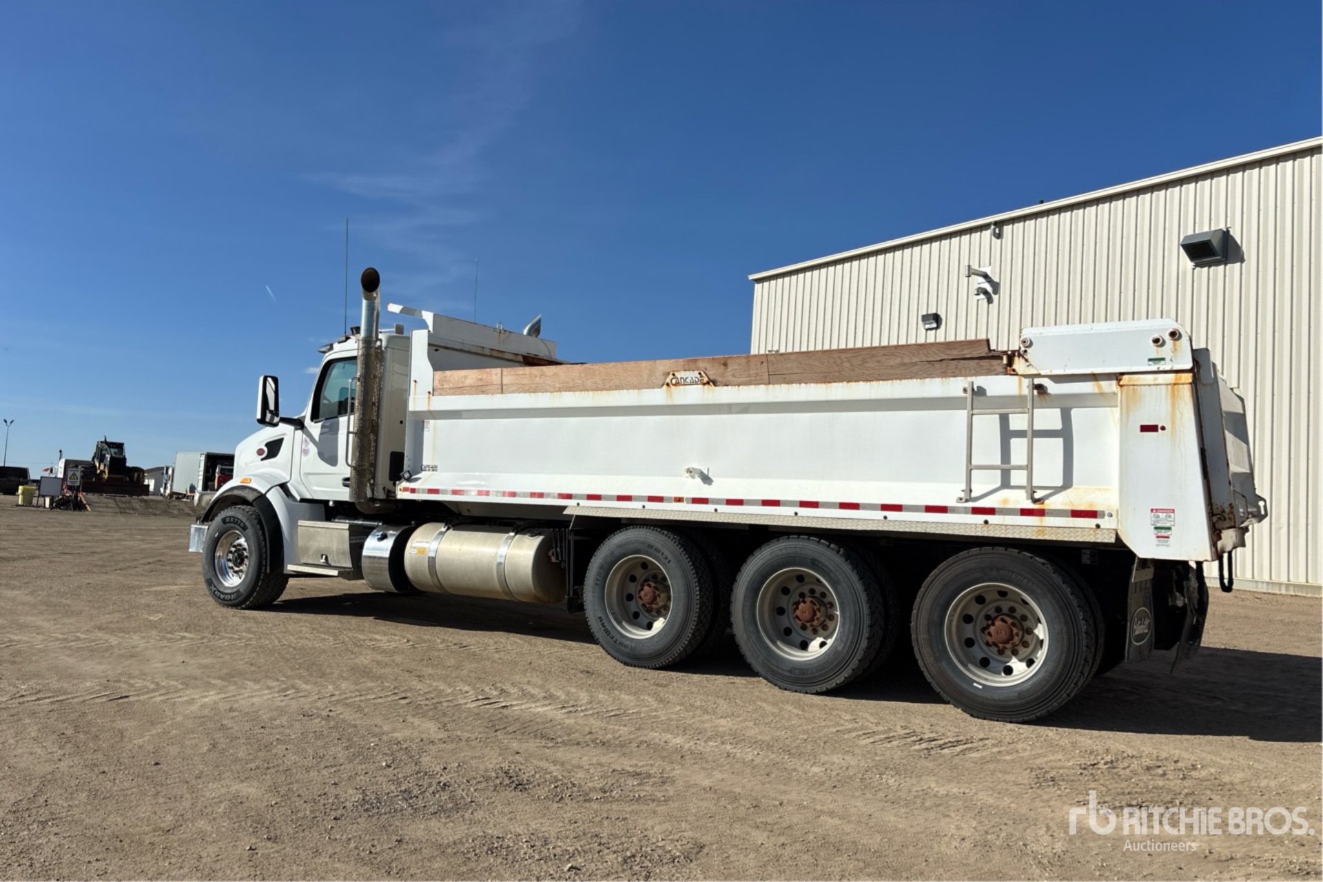 2025 Peterbilt 567