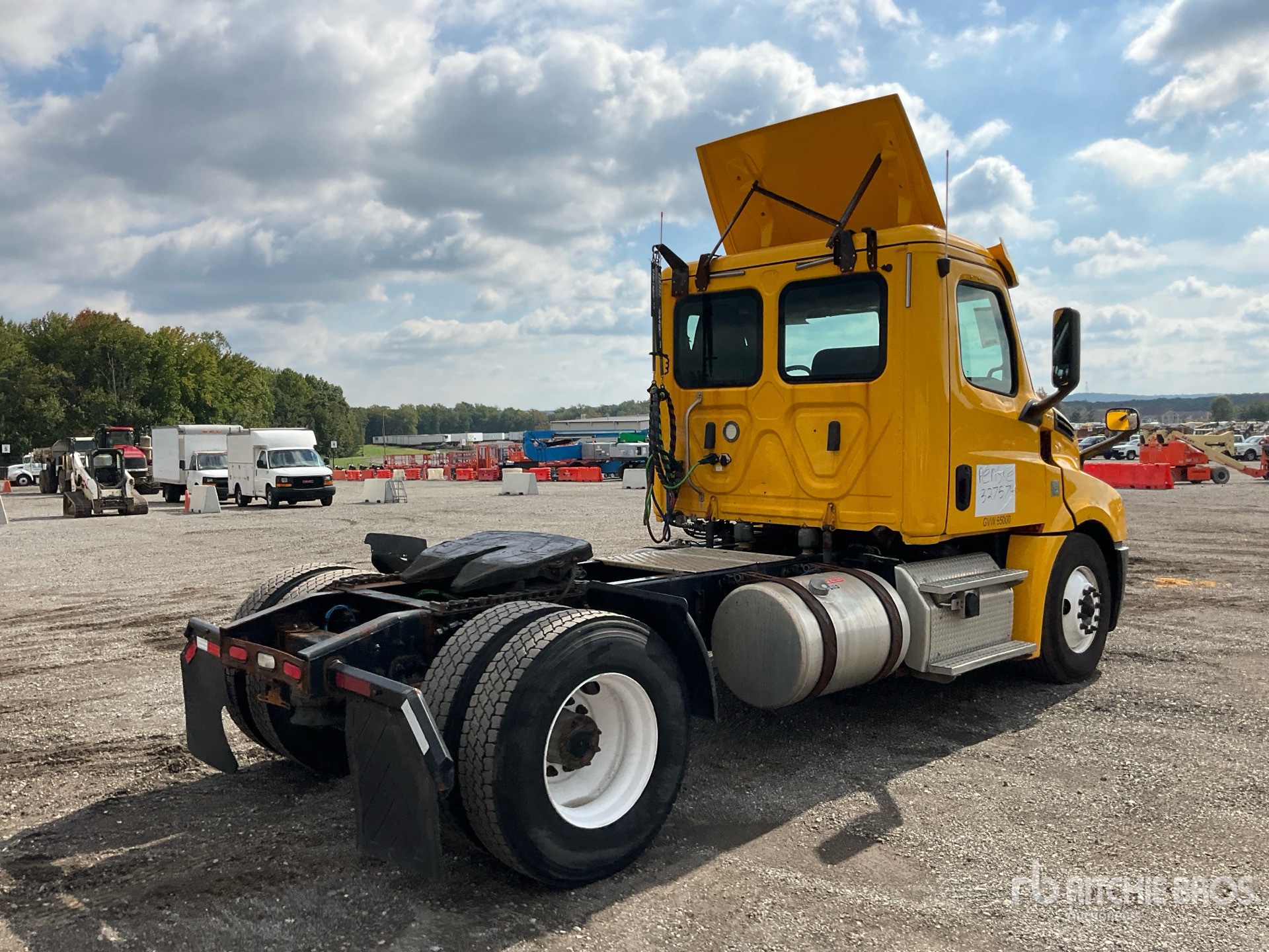 2019 Freightliner CASCADIA 126