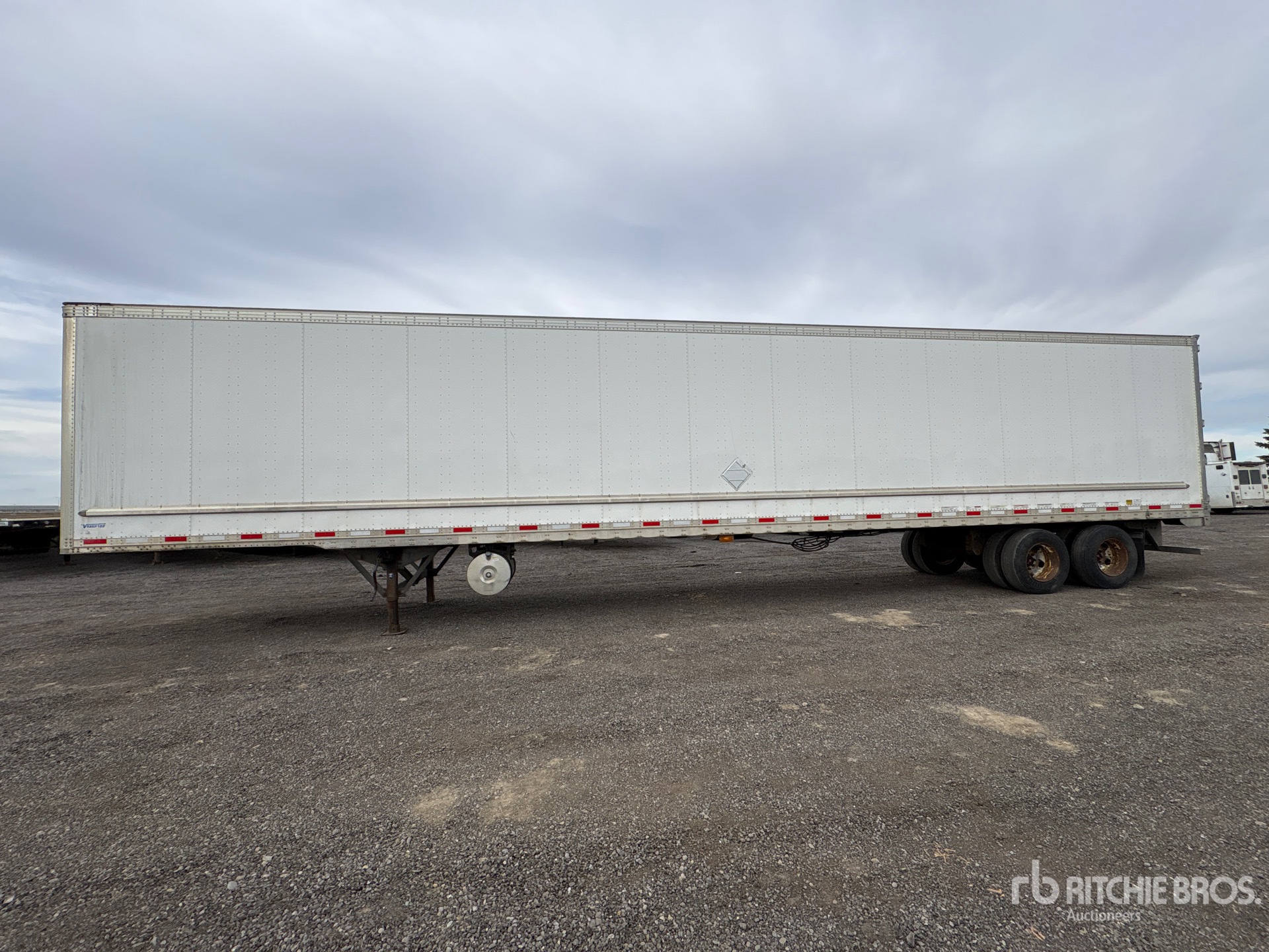 2013 Vanguard 53 FT T/A HEATED