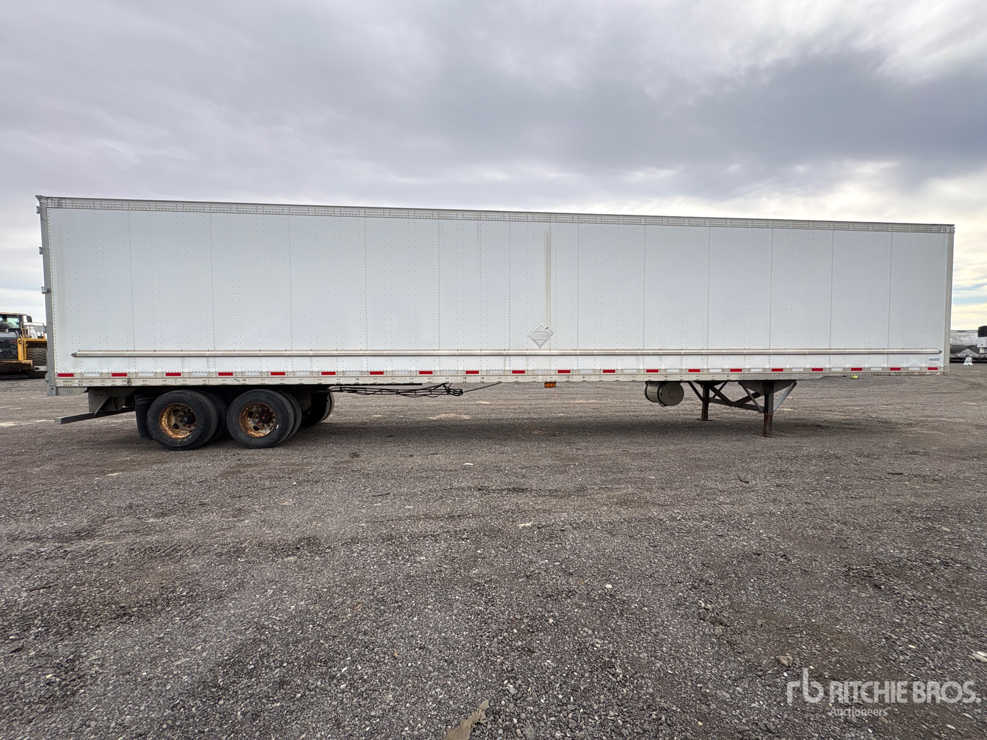 2013 Vanguard 53 FT T/A HEATED