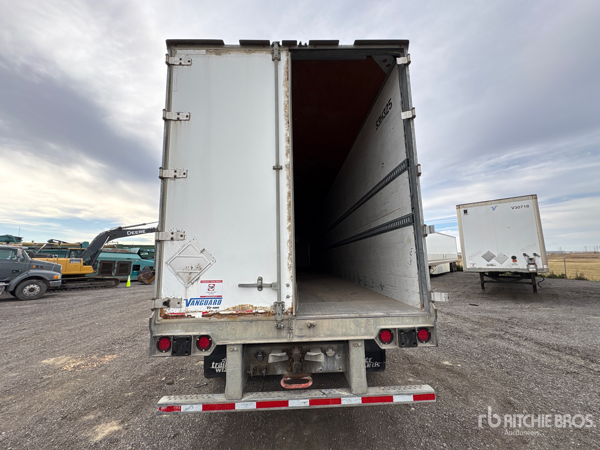 2013 Vanguard 53 FT T/A HEATED