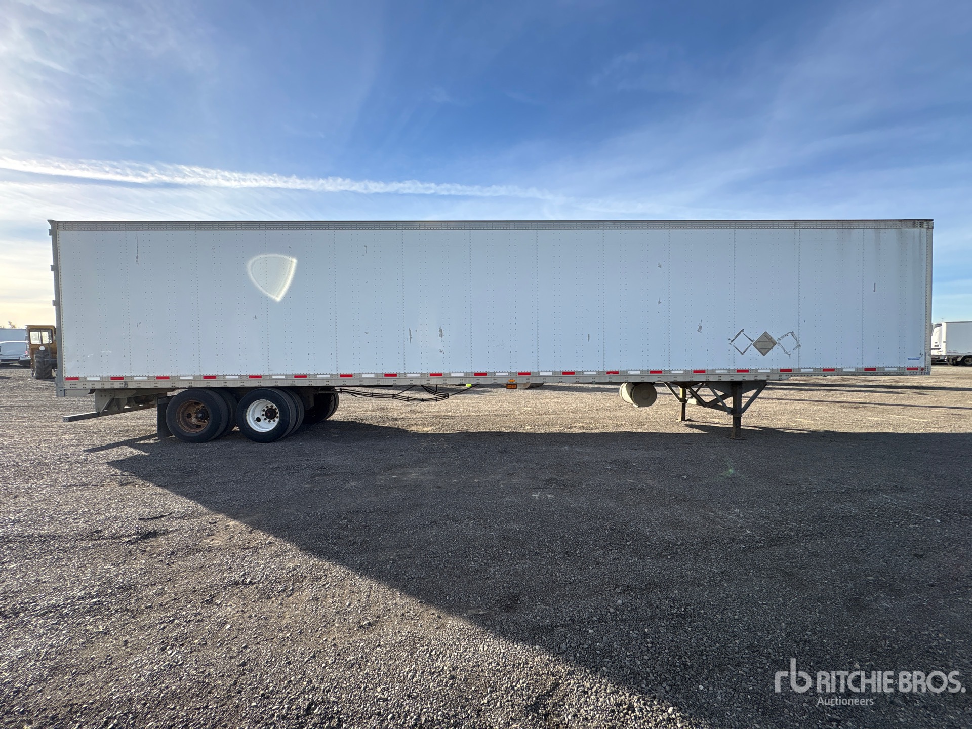 2013 Vanguard 53 FT X 102 IN T/A HEATED