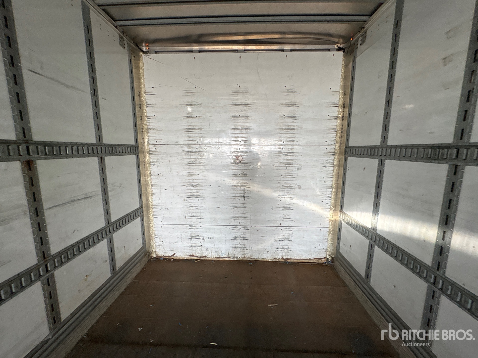 2015 Vanguard 53 FT T/A